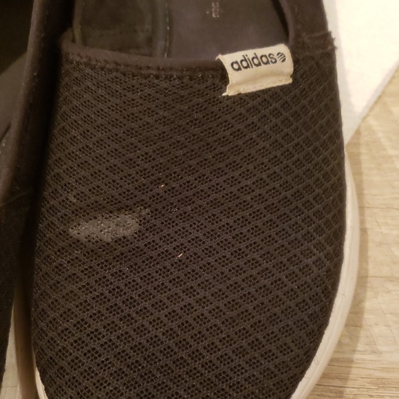 Adidas slip ons - Picture 3 of 4